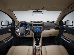 Baojun 330 2015 года 